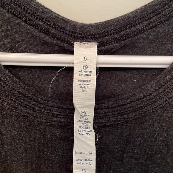 Lululemon Om Tee, size 6, charcoal, very good condition - Picture 4 of 4